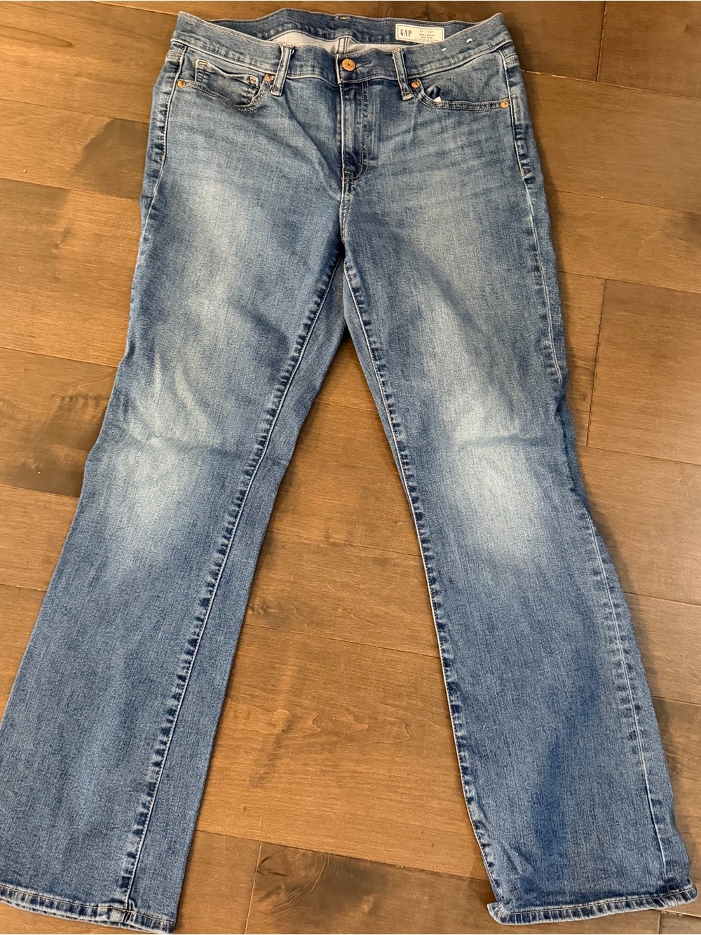 GAP Women's Light Wash Bootcut Jeans